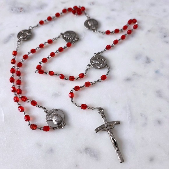 Catholic Rosary Pope John Paul II Commemorative Silver Red Beads Crucifix - Picture 1 of 6